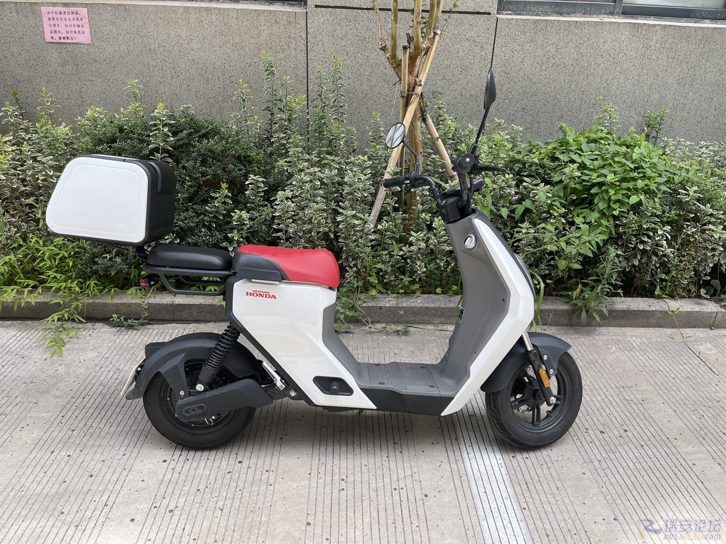 最新款五羊本田电动车，科技与实用的完美融合